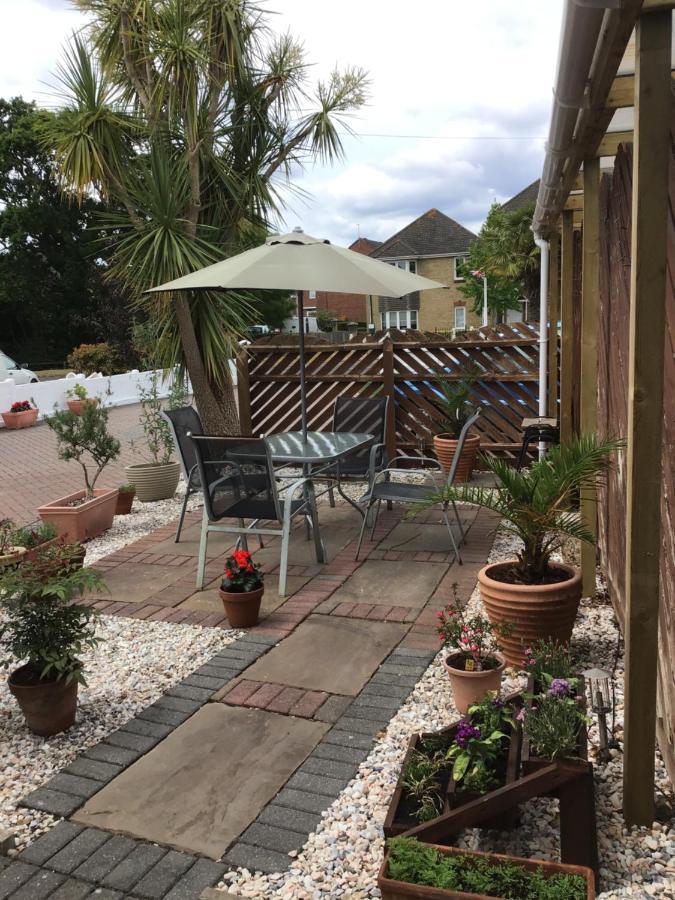 Coast 77 B&B Poole Exterior foto