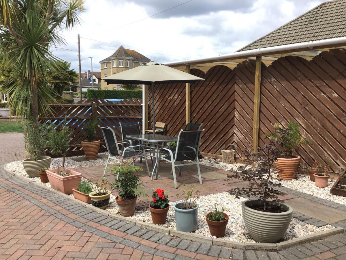 Coast 77 B&B Poole Exterior foto