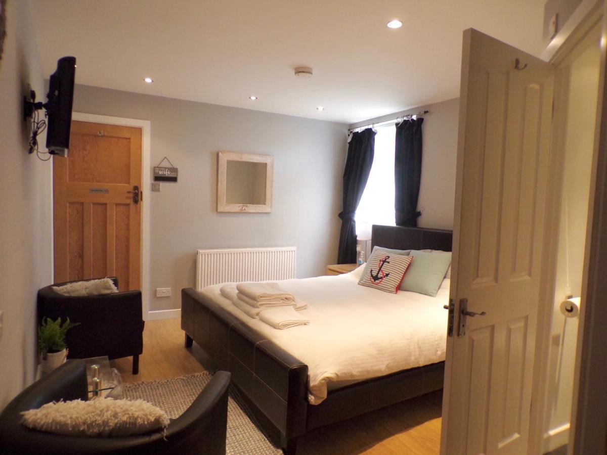 Coast 77 B&B Poole Exterior foto