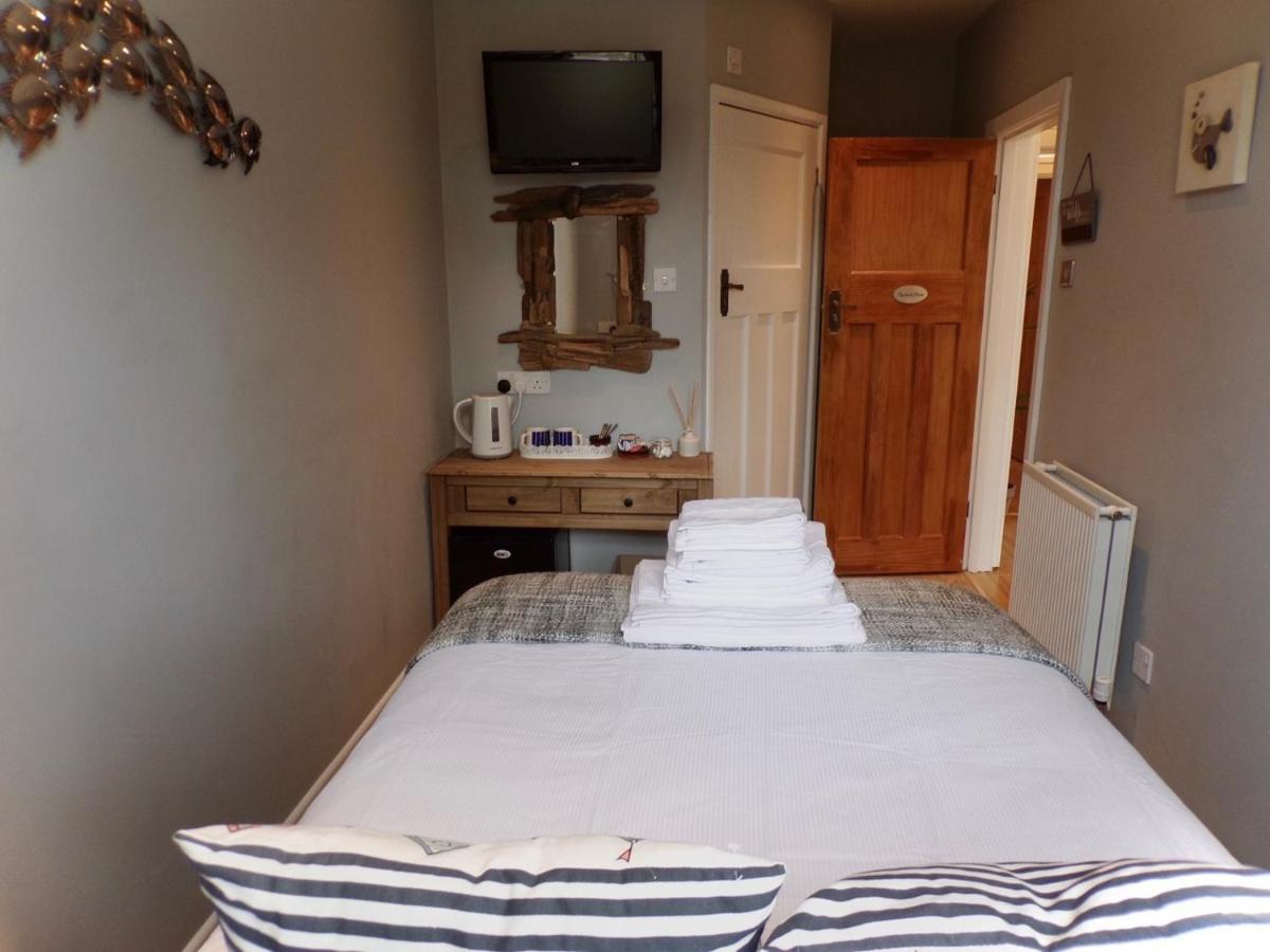 Coast 77 B&B Poole Exterior foto